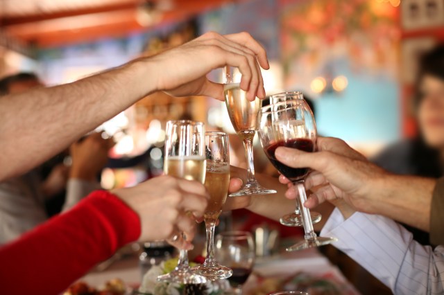 Dining Out on a Budget: Tips for Finding the Best BOGO and Happy Hour Offers
