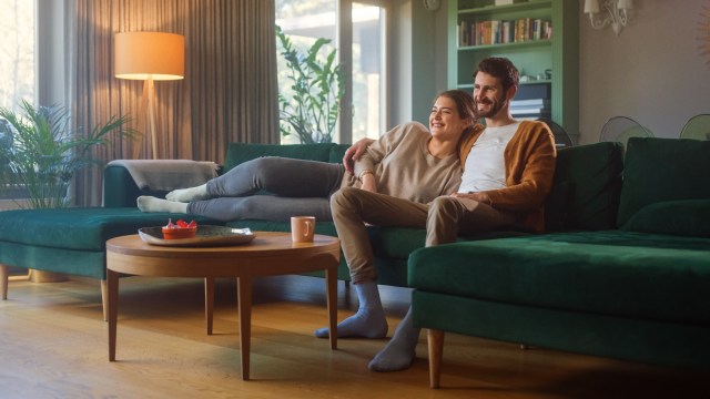 Stream Like a Pro Without Breaking the Bank: Tips for Budget-Friendly Streaming